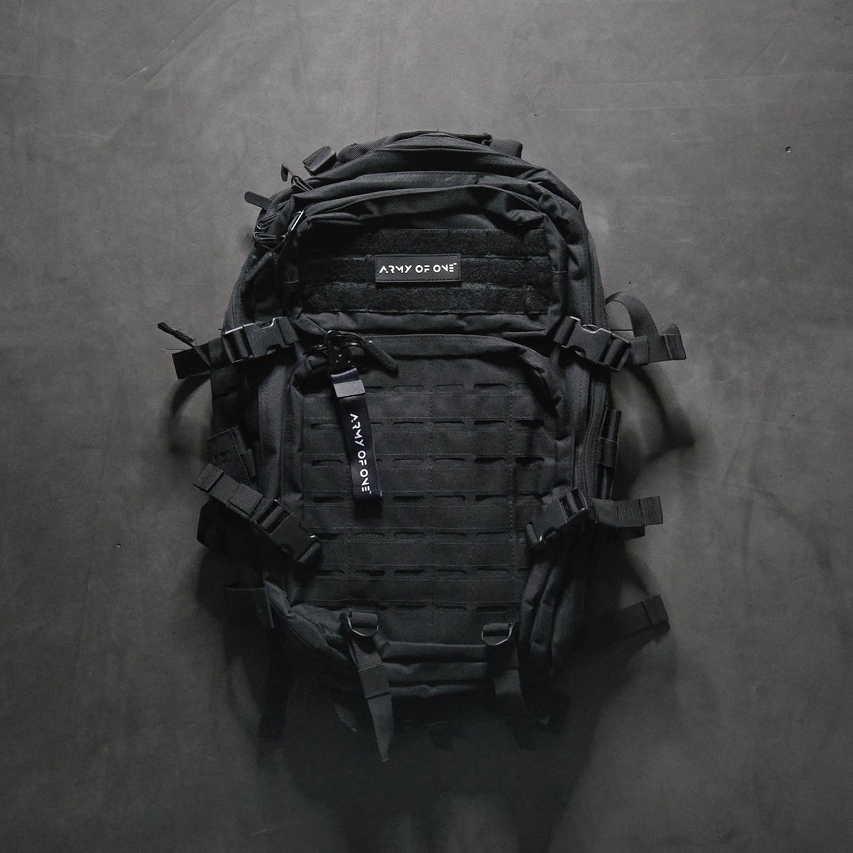 𝗧𝗛𝗘 𝗢𝗡𝗘 - 45L Pack (Black / White)