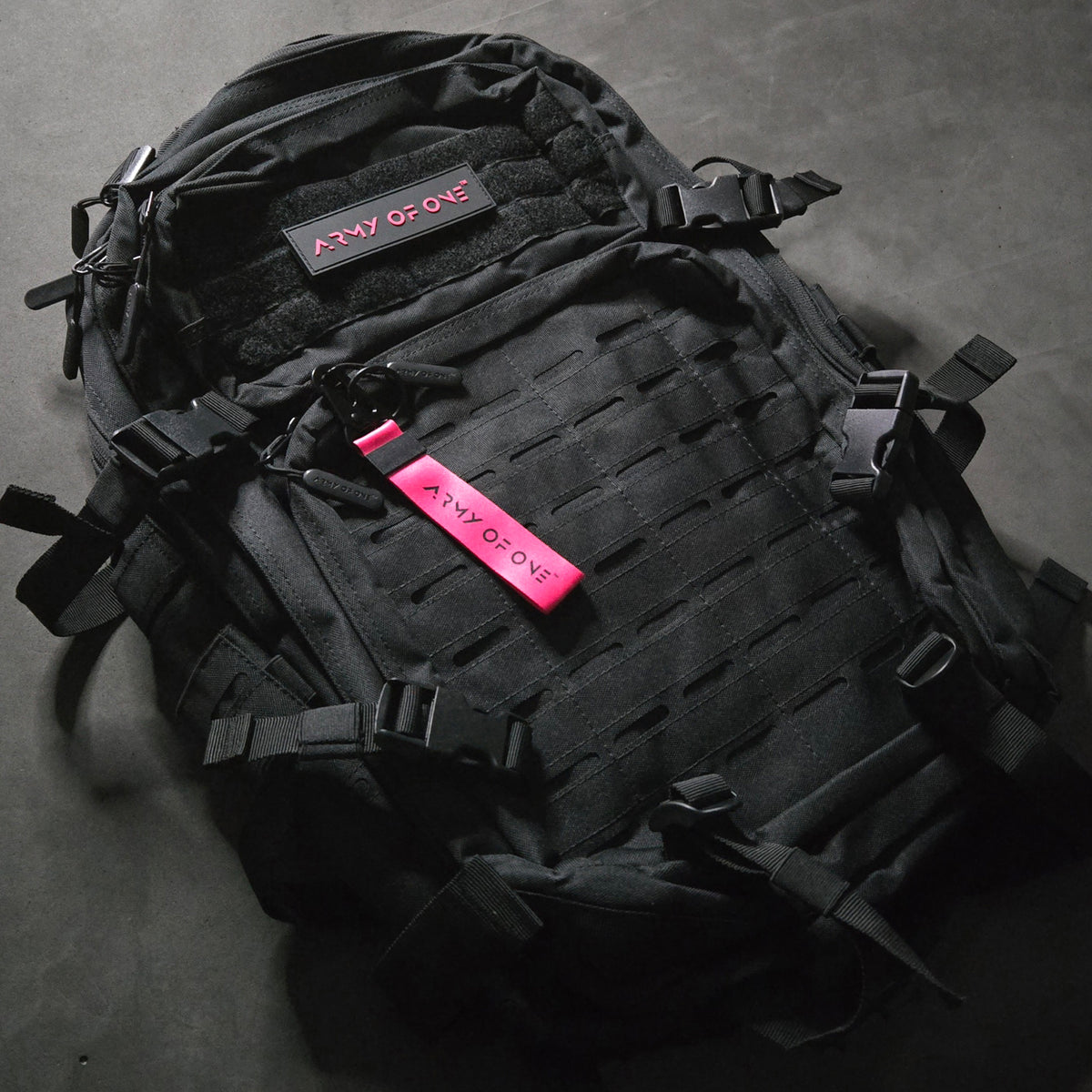 𝗧𝗛𝗘 𝗢𝗡𝗘 - 45L Pack (Black / Pink)