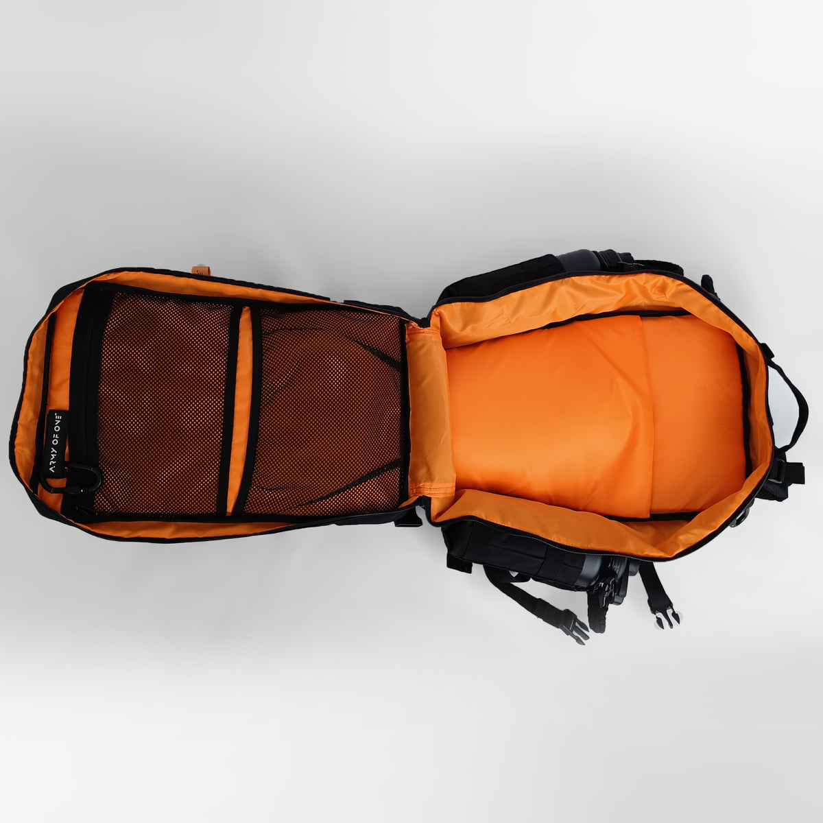 SURVIVOR PACK 45L : Orange Patch + Keychain