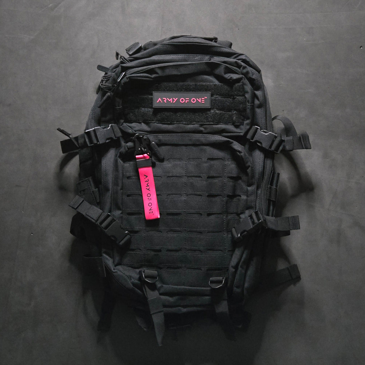 𝗧𝗛𝗘 𝗢𝗡𝗘 - 45L Pack (Black / Pink)