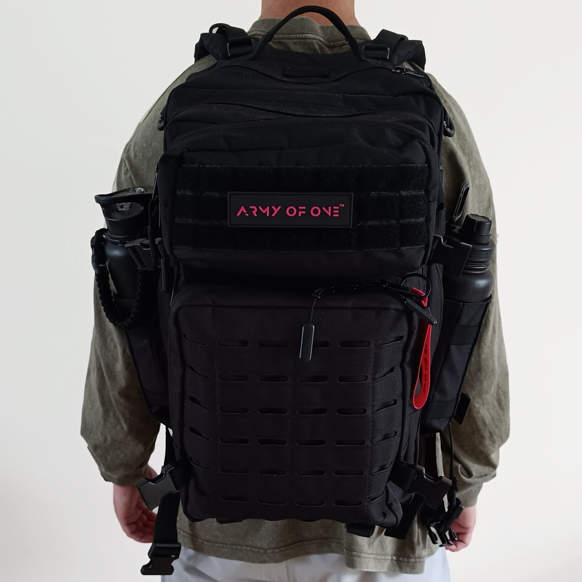 𝗧𝗛𝗘 𝗢𝗡𝗘 - 45L Pack (Black / Pink)